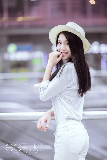 邻居偷情？国产精品视频揭秘！夜夜激情，你敢看吗？